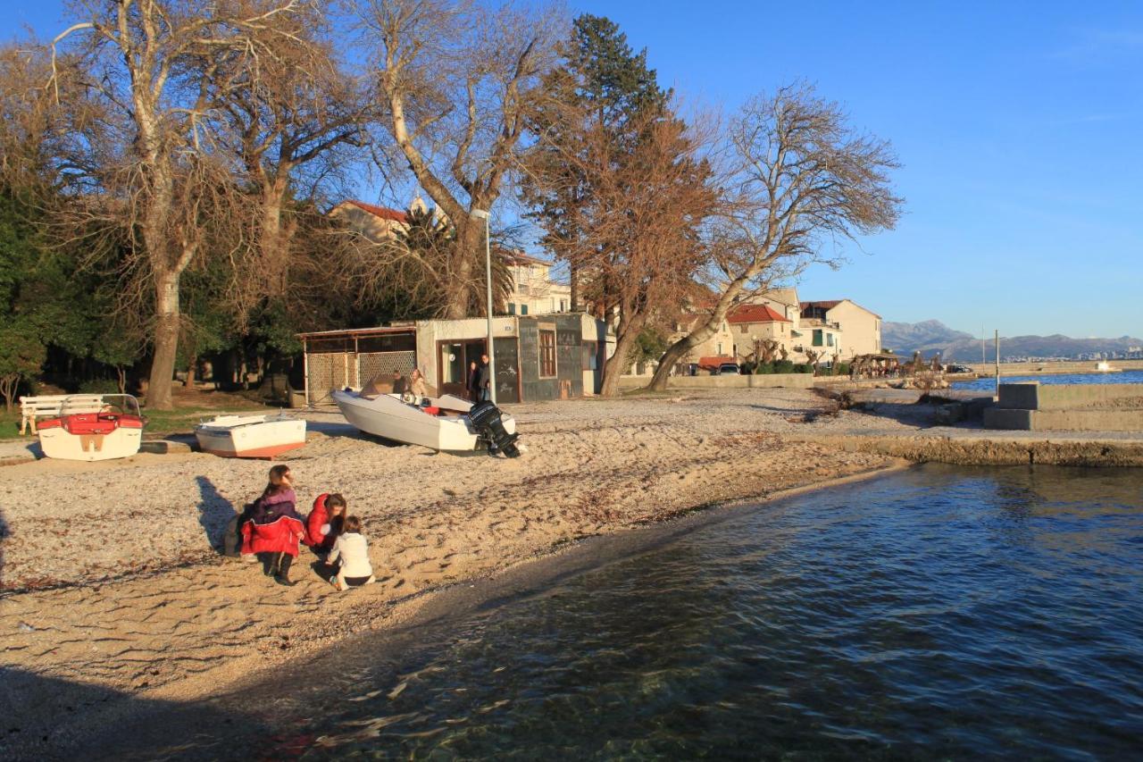 Apartments With A Parking Space Kastel Luksic, Kastela - 13734 Zewnętrze zdjęcie